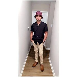 Meet your Posher, Emmanuel